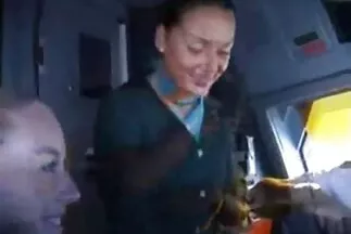 दो सेक्सी हिंदी मूवी में युवा पड़ोसियों एक आदमी के साथ समूह सेक्स के साथ मैक की जगह