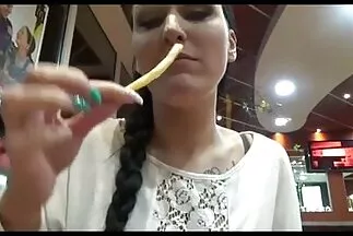 युवा लड़की मोजे की जगह सेक्सी मूवी वीडियो चालू रसदार गधा गुदा चुंबन