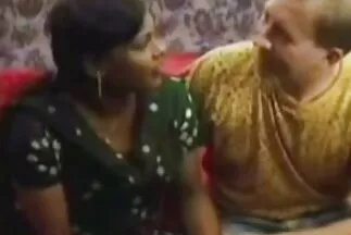 लेस्बियन उसकी प्रेमिका के साथ एक रबर दोहन और उसे संभोग करने के लिए लेता सेक्सी मूवी दिखाएं हिंदी में है