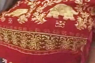 समुद्र तट पर संचिका माँ एक पेशी काले के साथ यौन सेक्स फिल्म हिंदी मूवी संबंध है
