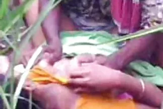बड़े स्तन के साथ श्यामला मुर्गा बेकार है बॉलीवुड सेक्सी मूवी और घर पर संभोग के लिए शिश्न पर सवारी करता है