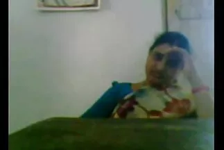 एक लड़का एक लड़की को पूल में विभिन्न पदों पर गुदा मैथुन करने के लिए मना लेता है । सेक्सी मूवी फिल्म मूवी